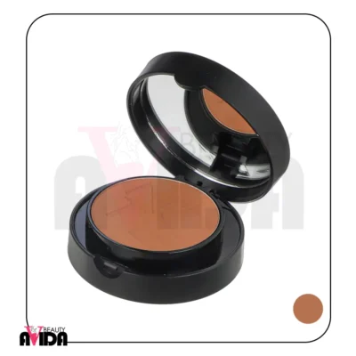 رژ گونه نوت مدل Luminous Silk شماره 7 با رنگ Star Copper، بافتی سبک و ابریشمی دارد که جلوه‌ای طبیعی و ماندگار به گونه‌ها می‌بخشد و پوست را مرطوب و تغذیه می‌کند.