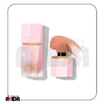 رژ گونه مایع شیگلم مدل Hush Hush با بافت ژل-کرم سبک و فرمولاسیون بر پایه آب، جلوه‌ای طبیعی و مات به گونه‌ها می‌بخشد. این محصول حاوی ویتامین C است و با اپلیکاتور اسفنجی، استفاده‌ای آسان و یکنواخت را فراهم می‌سازد.