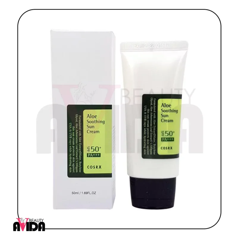 ضد آفتاب آلوئه ورا کوزارکس با SPF50 و PA+++، محافظت قوی در برابر اشعه‌های مضر خورشید فراهم می‌کند. با بافت سبک و جذب سریع، بدون ایجاد چربی یا رد سفید