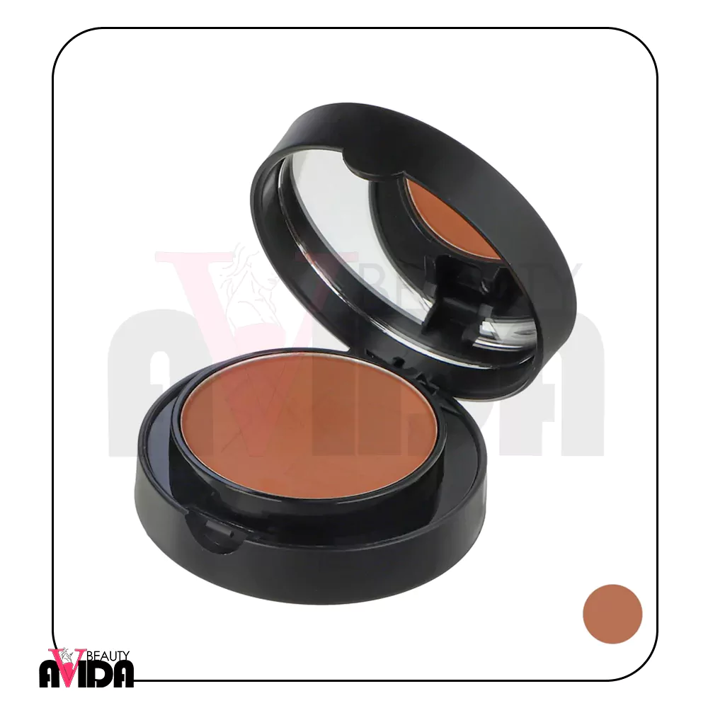 رژ گونه نوت مدل Luminous Silk شماره 5 با رنگ رز صحرایی، بافتی سبک و ابریشمی دارد که جلوه‌ای طبیعی و ماندگار به گونه‌ها می‌بخشد و پوست را مرطوب و تغذیه می‌کند.
