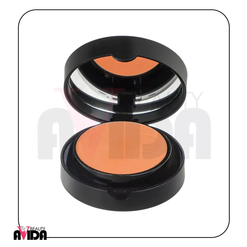 رژ گونه نوت مدل Luminous Silk شماره 3 با رنگ مرجانی، بافتی سبک و ابریشمی دارد که جلوه‌ای طبیعی و ماندگار به گونه‌ها می‌بخشد و پوست را مرطوب و تغذیه می‌کند.
